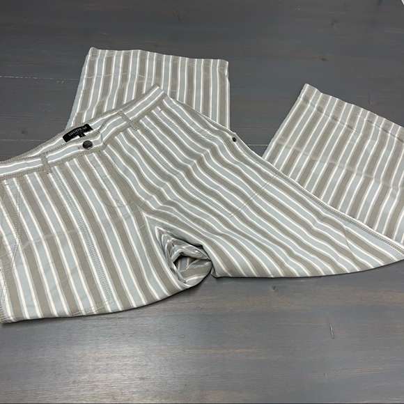 LAFAYETTE 148 NEW YORK Fulton Elixir Striped Cropped Wide-Leg Pants - Picture 2 of 4